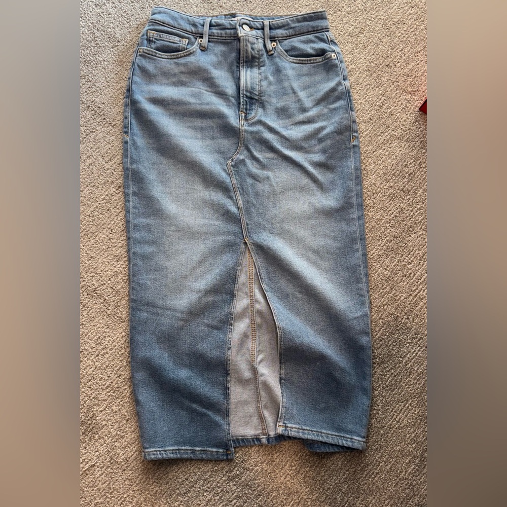 Good American denim midi skirt